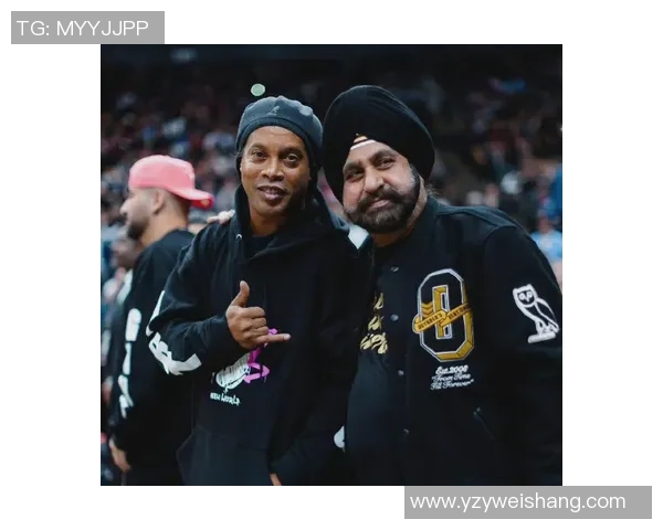 足球巨星暖心宠粉现场互动瞬间引发全场热烈欢呼